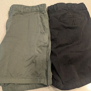 Uniqlo Black and Green Flat Front Shorts
